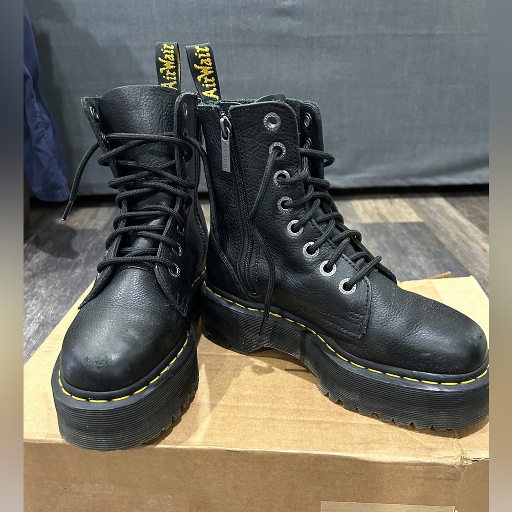 Dr. Martens Jadon III Boot Pisa Leather Platforms